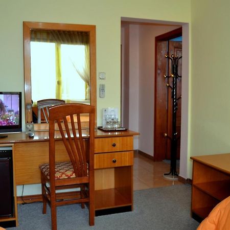 Kruja Hotel Tiranë Ngoại thất bức ảnh