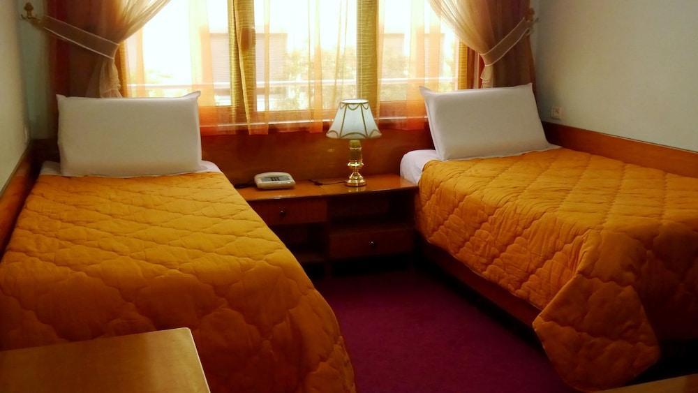 Kruja Hotel Tiranë Ngoại thất bức ảnh