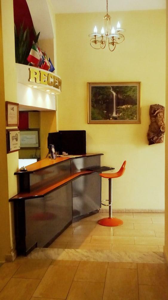 Kruja Hotel Tiranë Ngoại thất bức ảnh