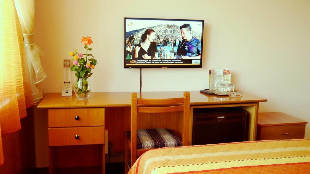 Kruja Hotel Tiranë Ngoại thất bức ảnh