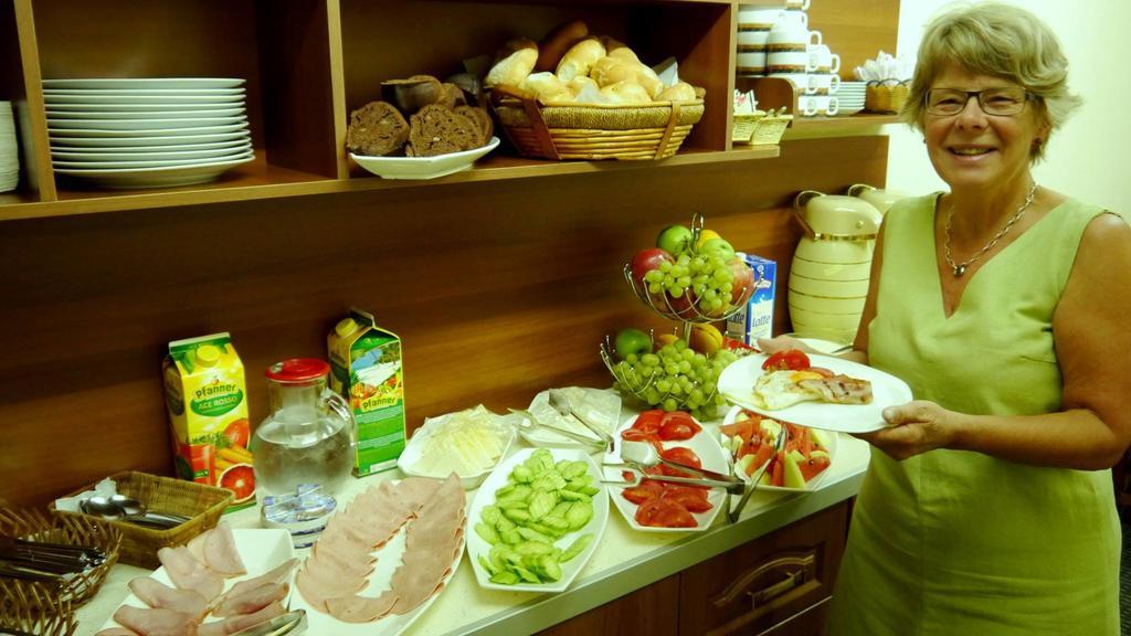 Kruja Hotel Tiranë Ngoại thất bức ảnh