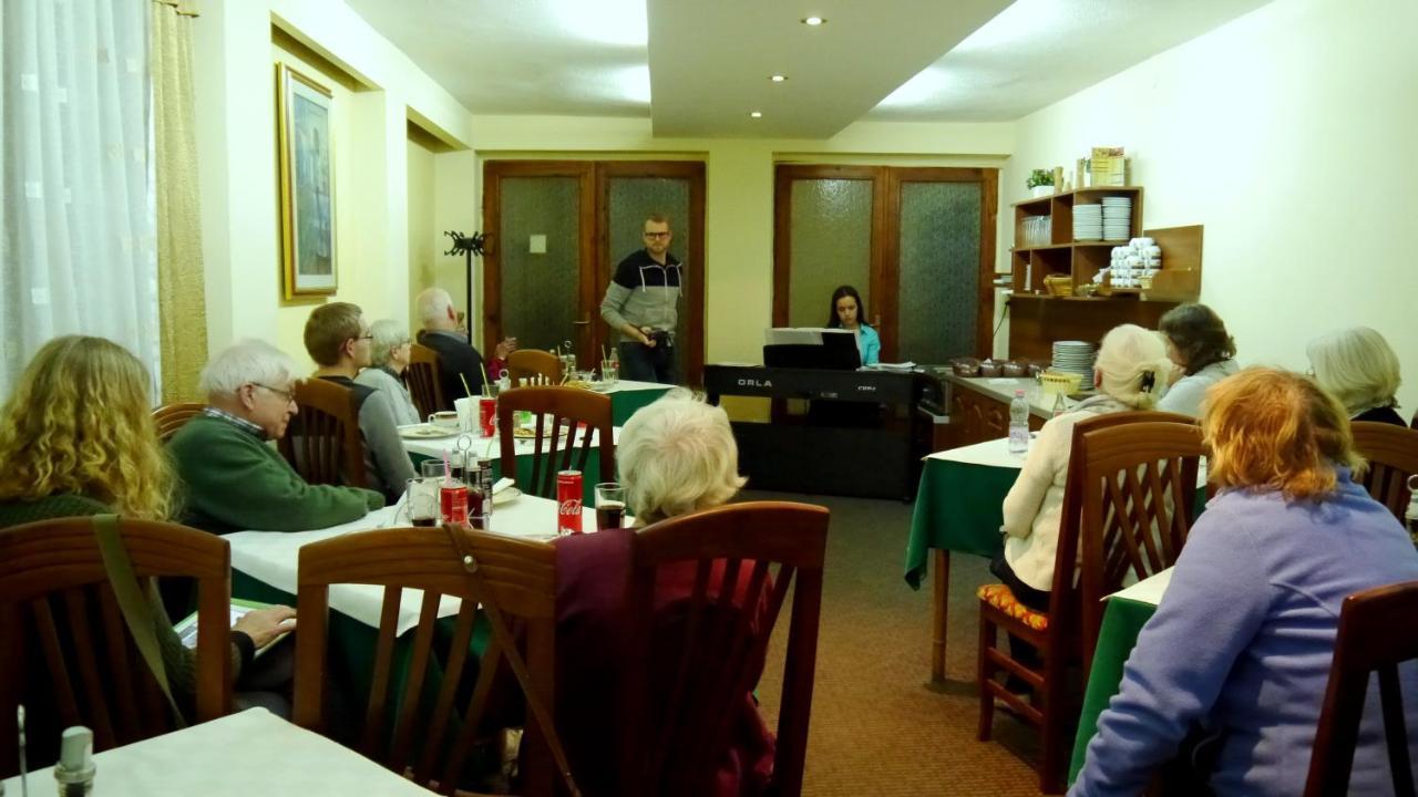 Kruja Hotel Tiranë Ngoại thất bức ảnh